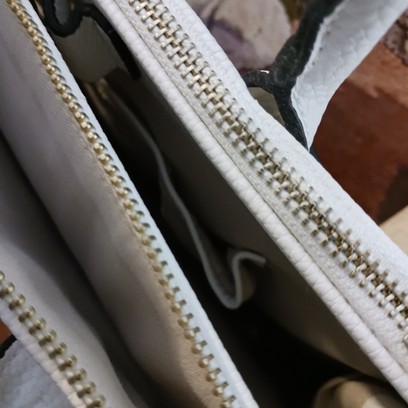 Dasein👜Leather Satchel Bag Gold Hardware,Leather Bag,Lock & 🔑 - Picture 12 of 16